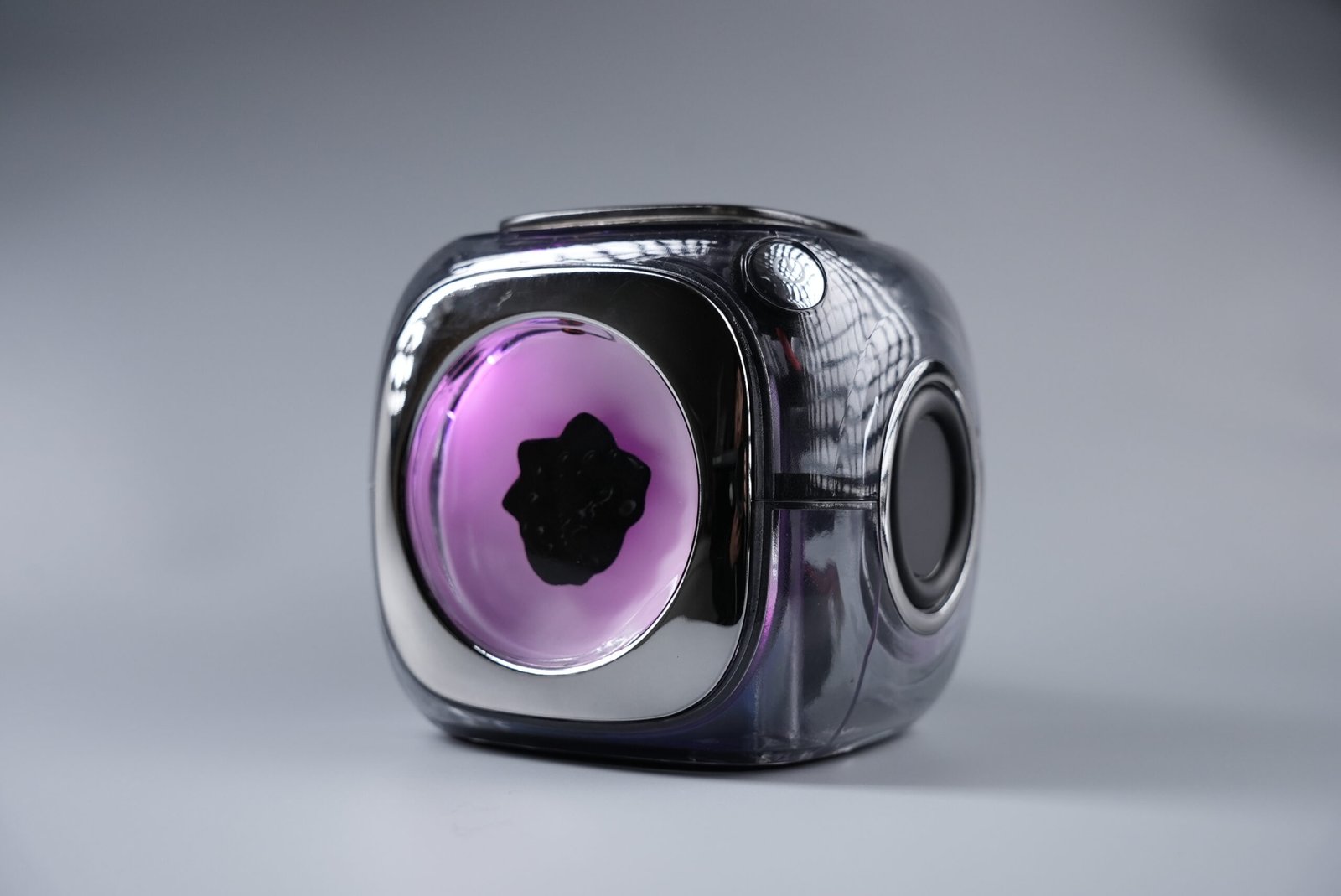 FerroBeat ferrofluid visual speaker